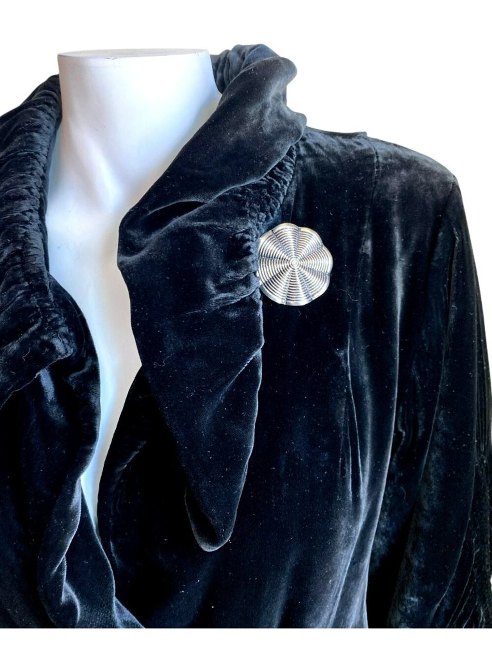 Art Deco Opera Coat Black Velvet Antique Silk Lining Great Buttons Small 1933/34 - Picture 2 of 14